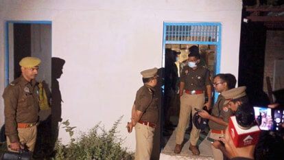 नशीले कफ सिरप की 30 हजार शीशियां जब्त, ई-रिक्शा चार्जिंग सेंटर में छापा मारकर एसआईटी ने की कार्रवाई